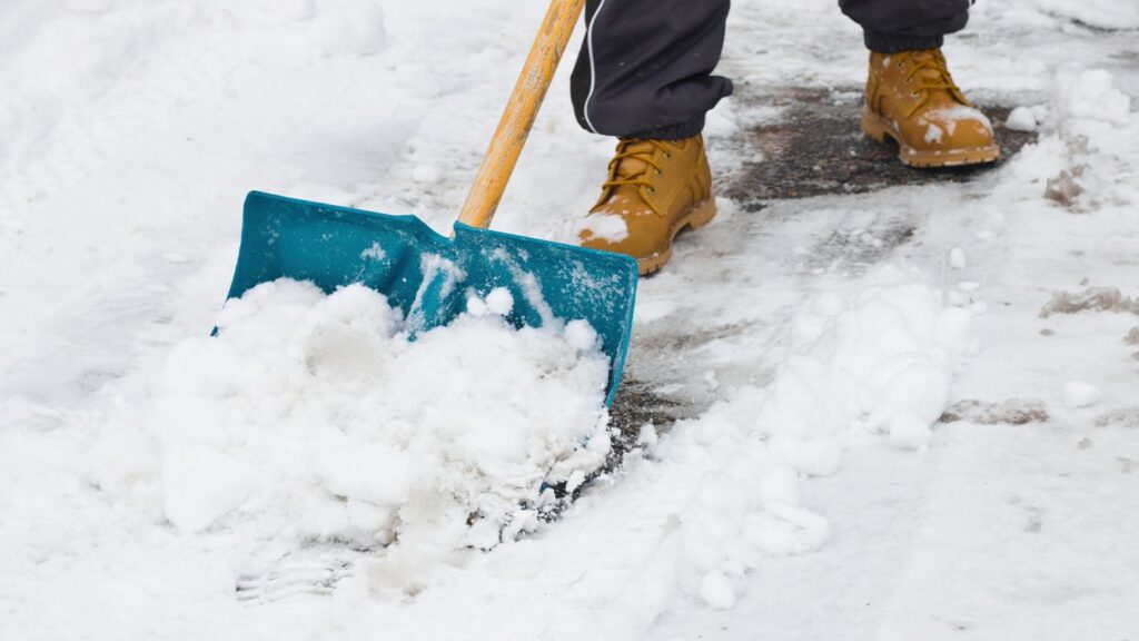 Best Practices When Shoveling Snow - Aarrow Straight Chiropractic Hudson New Hampshire